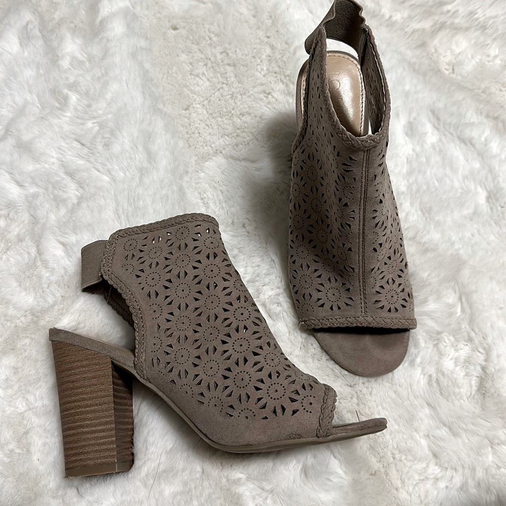 Lauren Conrad heels 7.5